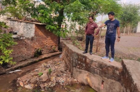 तालाब के चार दशक पुराने पानी को खाली कर भरा जाएगा नया पानी…बारिश में गांधी चैक के आस पास रहने वालों को मिलेगी राहत
