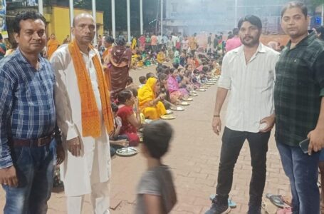 Bhilai News-स्वर्ण गजराज गणेशोत्सव समिति राम नगर द्वारा विशाल भंडारे का आयोजन…दो हजार से अधिक लोगों ने किया प्रसाद ग्रहण…छाया पार्षद बलदाऊ पिपरिया व समिति के सदस्यों ने दिया विशेष योगदान