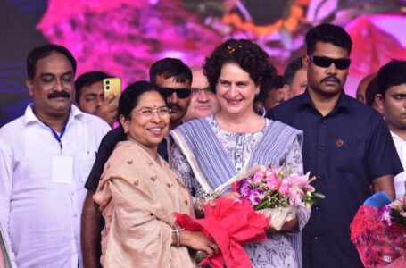 Politics News- प्रियंका गांधी से मिली भिलाई शहर जिला कांग्रेस कमेटी की प्रथम अध्यक्ष व अधिवक्ता तुलसी साहू, किया स्वागत